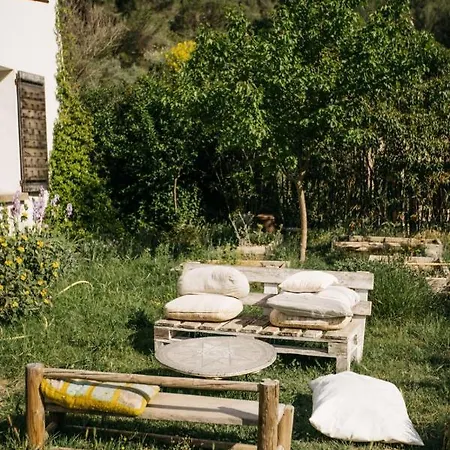 Hidden Gem With Panoramic Views *